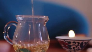 sıcak renklerde çin çay töreni süreci