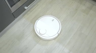 Robot Elektrikli Süpürge İş Başında