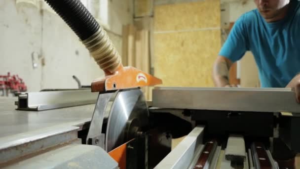 Handwerk Das Mit Natürlichem Holz Arbeitet Herstellung Von Holzmöbeln — Stockvideo