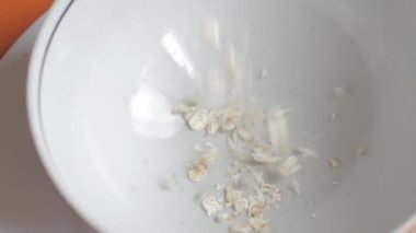 Yoğurtlu yulaf ezmesi. 