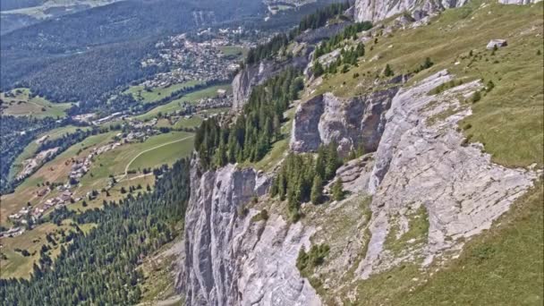 Vista Aérea Del Paisaje Rural Hermoso Valle Montaña Bargis Suiza — Vídeo de stock