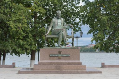 Votkinsk, Rusya Federasyonu - 23 Ağustos 2018 - Çaykovski heykel Votkinsk, Rusya'da kapatın. Votkinsk 7 Mayıs 1840 doğmuş besteci Peter İlyiç Çaykovski, yeridir.