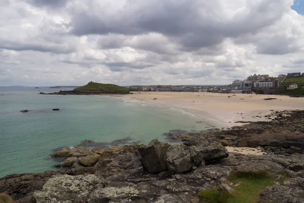 St Ives Porthmeor Beach bulutlar ile