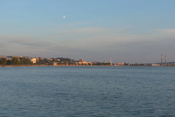 Votkinsk Ville Coucher Soleil Avec Lune — Photo