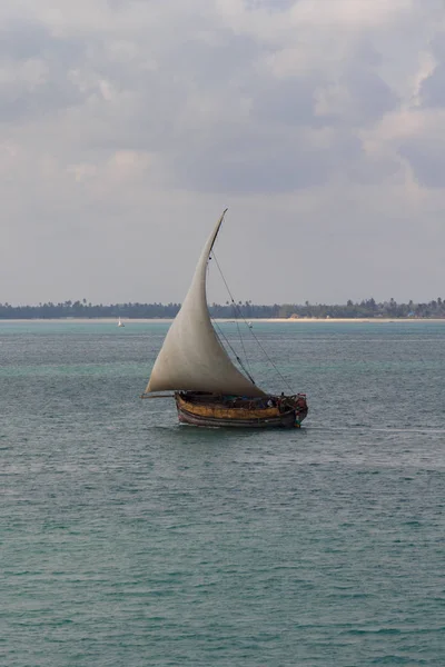 Geleneksel Dhow yelken Zanzibar yakınındaki
