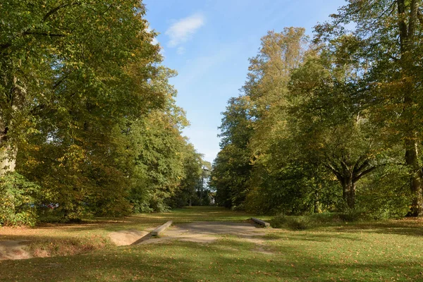 Nowton Park Avenue'de kireç köprüde Güz