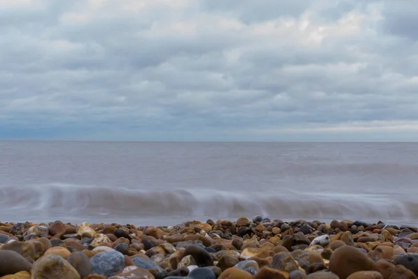 Whispy Dalgalar Uzun Pozlama Plajda Felixstowe Suffolk — Stok fotoğraf