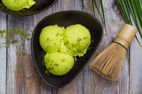 Мороженое из зелёного маття — стоковое фото
