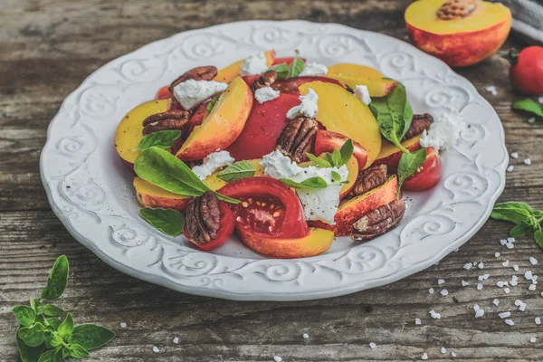 Salada de tomate pêssego verão — Fotografia de Stock