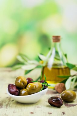Cam şişede zeytinyağı