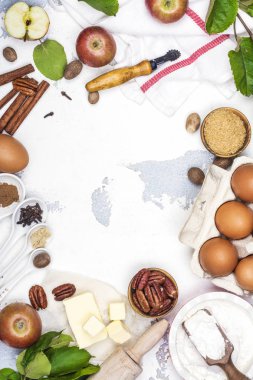 Elmalı kek için malzemeler