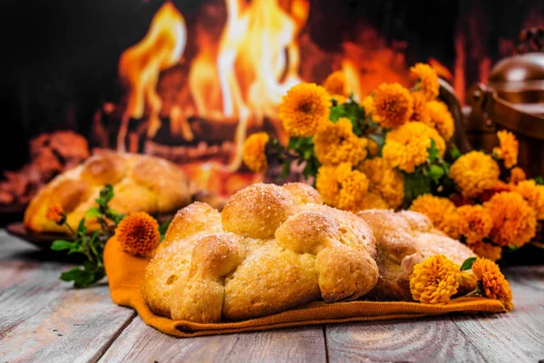 Pan de muerto bread — Stock Photo, Image