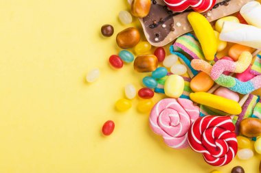 Şekerler, lolipop, jöle solucanlar