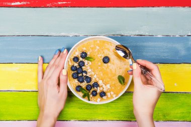 Nefis sarı mango şeftali smoothie