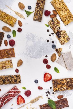 Ev yapımı granola tahıl barlar