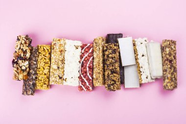 Ev yapımı granola tahıl barlar