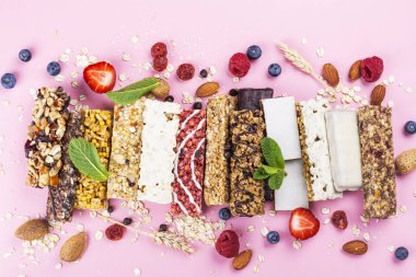 Ev yapımı granola tahıl barlar