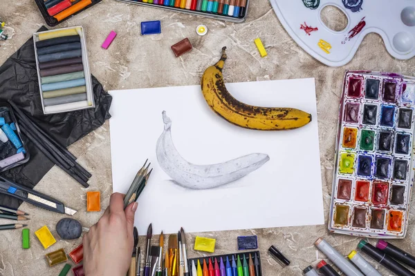 Dibujo a lápiz de un plátano —  Fotos de Stock