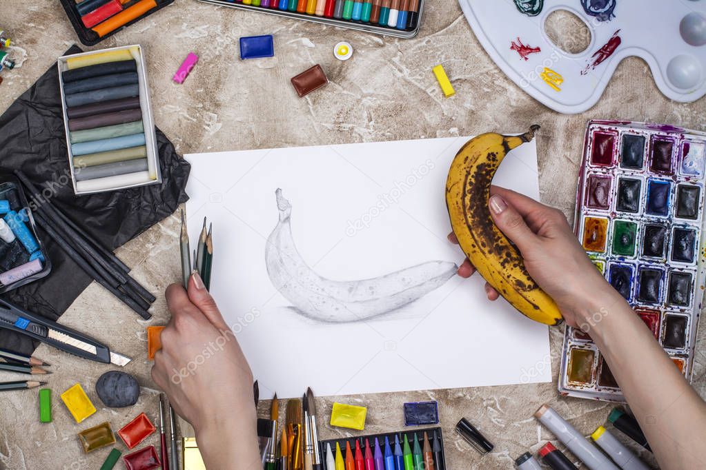 Pencil sketch of a banana