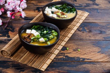 Geleneksel miso çorbası.