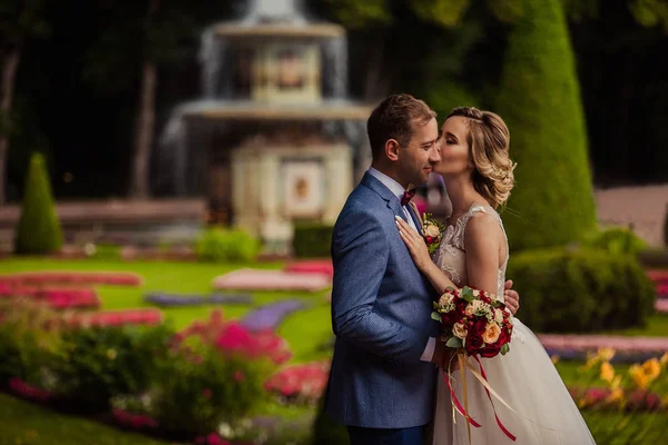 Marito e moglie nel giorno del vostro matrimonio / fidanzamento — Foto Stock