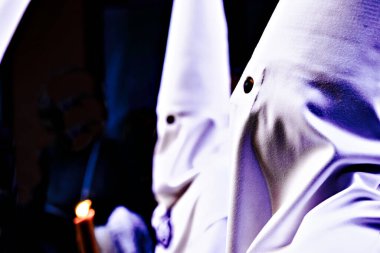 Nasıralı tövbekar, Alcal de Guadaira, Endülüs, Sevilla 'daki Kutsal Hafta alayı sırasında.