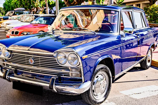 Santa Margarita de Montbui, Barselona, İspanya; 24 Mayıs 2025: Klasik Araba Sergisi, Koltuk 1500. Eski Otomobiller