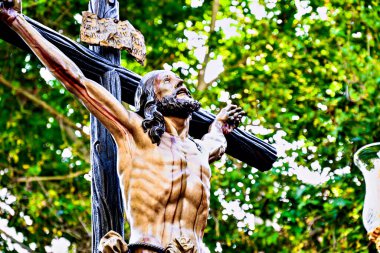 Sevilla 'da kutsal hafta geçidi, çarmıha gerilen İsa' nın geçit töreni.