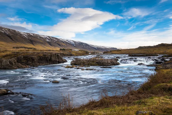 Petite Cascade Sans Nom Dans Paysage Accidenté Ouest Islande Ciel — Photo