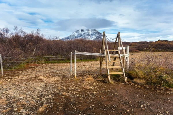 Wooden Ladder Fence Path Countryside Iceland Cloudy Autumn Day Snowy — Stock Photo, Image