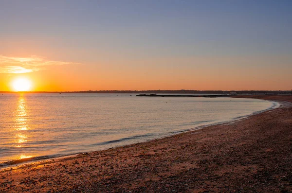 Zachód Słońca Nad Bezludnej Plaży Sandy Wzdłuż Wybrzeża Connecticut New — Zdjęcie stockowe