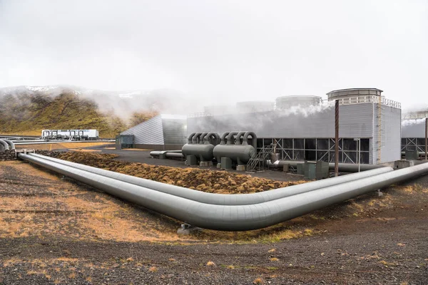 Elektrownia Geotermalna Owiana Steam Górach Dzień Pochmurny Upadek — Zdjęcie stockowe