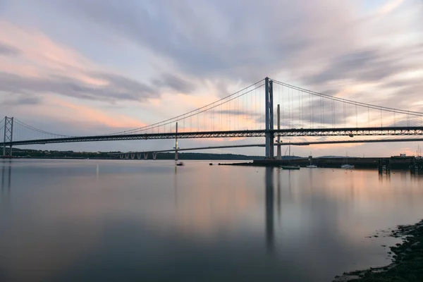 Супепіон Мостів Над Ферт Сутінках Північний Queensferry Шотландія Великобританія — стокове фото