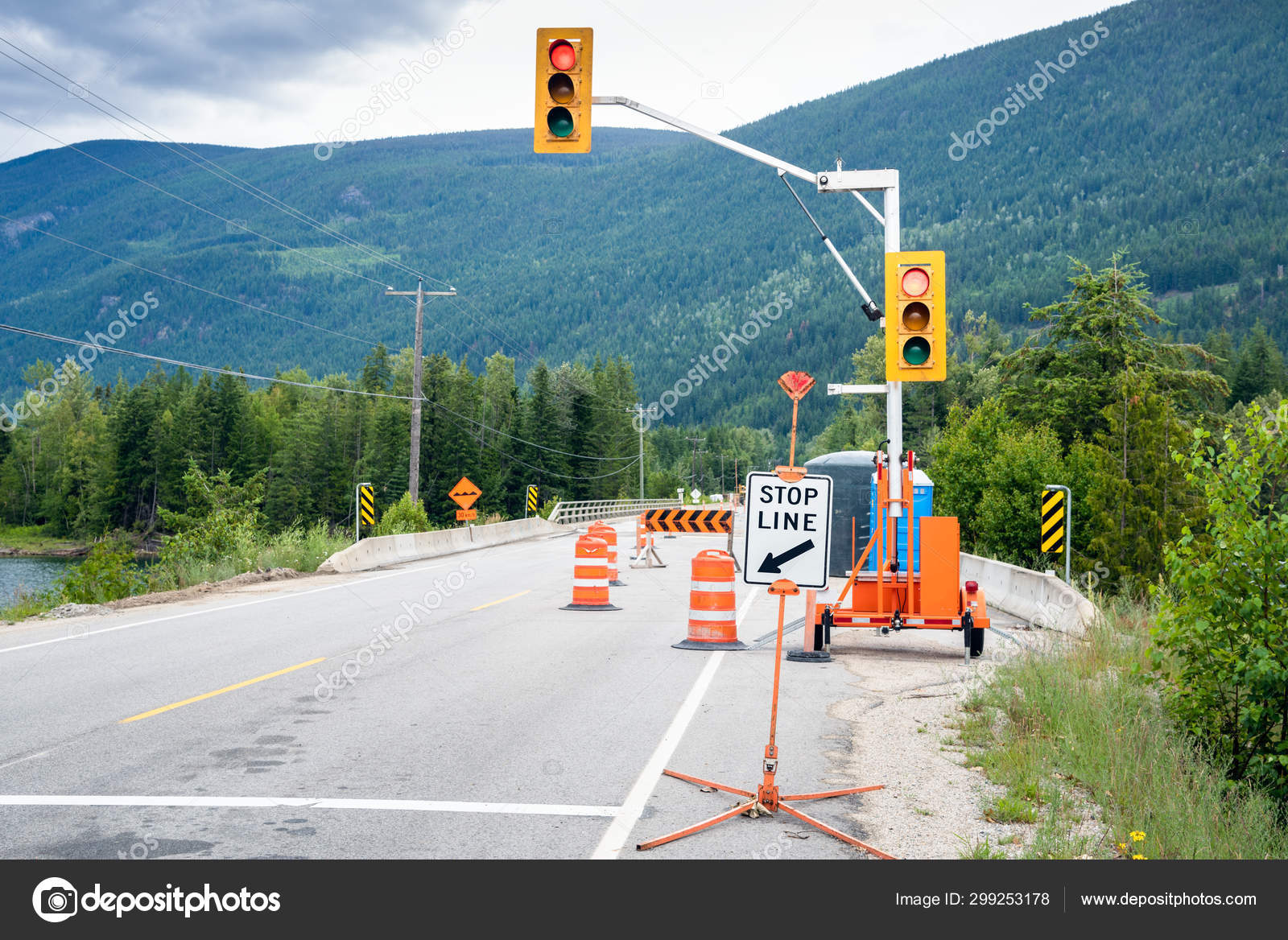 Stop Sign Traffic Lights Beginning Construction Area Mountain Road Traffic Stock Editorial Photo C Alpegor6