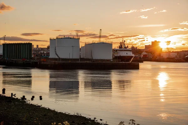 Oil Tanks Pier Commercial Harbour Sunset Aberdeen Scotland — Stock Photo, Image