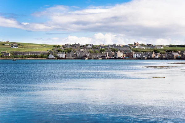 Blick Auf Ein Küstendorf Auf Den Orkney Inseln Einem Frühlingstag — Stockfoto