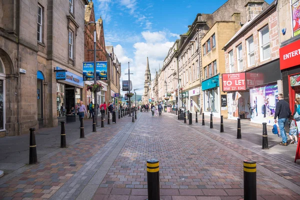 Inverness Verenigd Koninkrijk Juni 2019 Zicht Voetgangers High Street Vol — Stockfoto