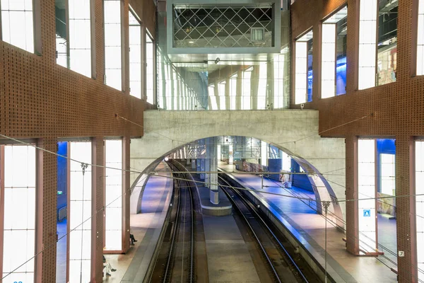 Interior Multi Level Train Station Empty Curving Tracks Visible Low — Stock Photo, Image