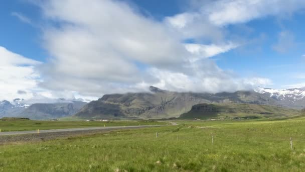 Road Wide Valley Mountains Background Iceland Sunny Summer Day Moving — Stock Video