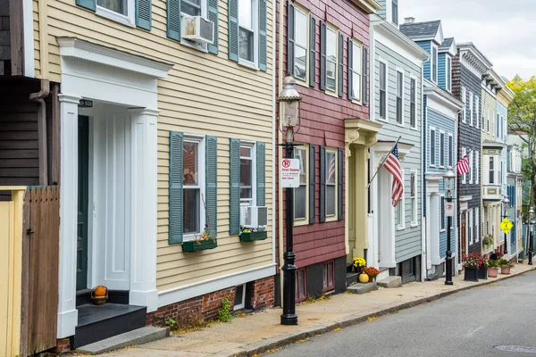 Rangée Maisons Historiques Bois Couleur Pastel Long Une Rue Par — Photo