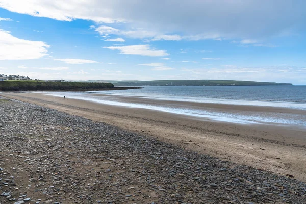 ペブルビーチはスコットランドの北海岸に沿って干潮する 英国スコットランドのサーソ — ストック写真