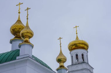 Dini mimari, tapınağın kubbeleri.