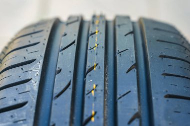 araba lastiği, lastik tasarımı seçici odaklı