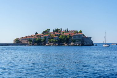 Karadağ açıklarındaki St. Stephen adası