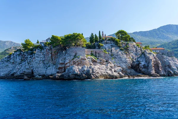Остров Св. Стефан у побережья Черногории — стоковое фото