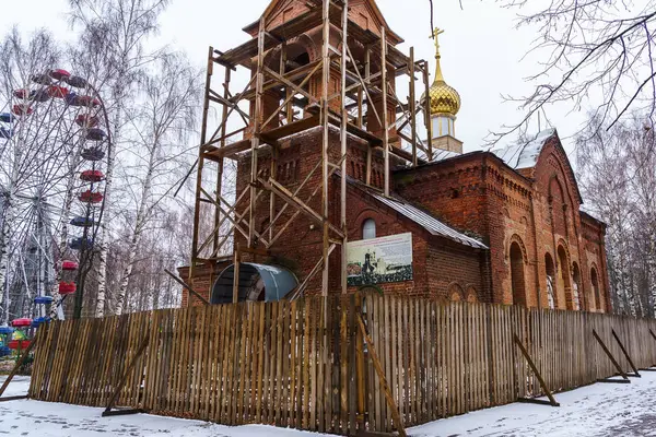 Temple in one of the parks for restoration — Stock Photo, Image