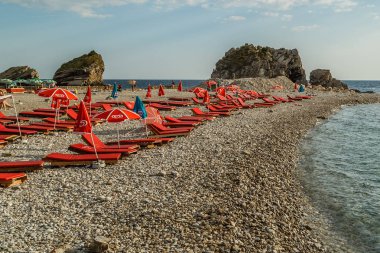Aziz Niklas adasındaki halk plajı