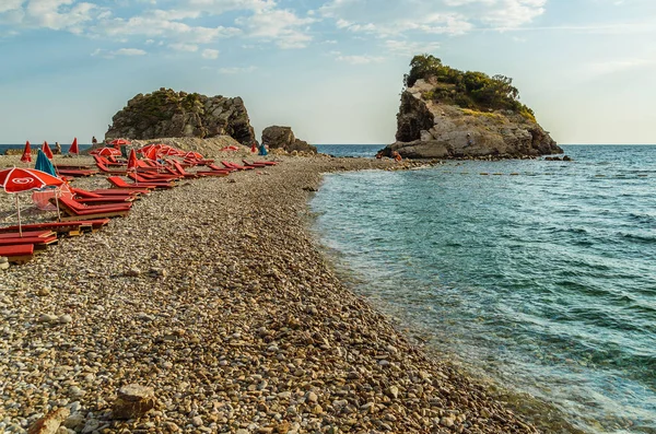 Aziz Niklas adasındaki halk plajı