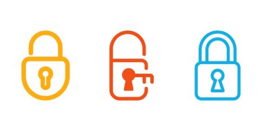 Güvenli ve erişim kavramlarını gösteren, temiz beyaz bir arkaplan üzerine yerleştirilmiş bir anahtar dahil, anahtar deliği varyasyonları ile üç renkli asma kilit simgesi.