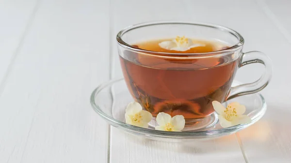 Bol Verre Avec Tisane Aux Fleurs Jasmin Sur Une Table — Photo